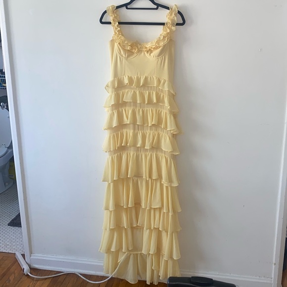 Avalee Gown in Baby Yellow maxi dress MAJORELLE Medium Revolve - Picture 4 of 10